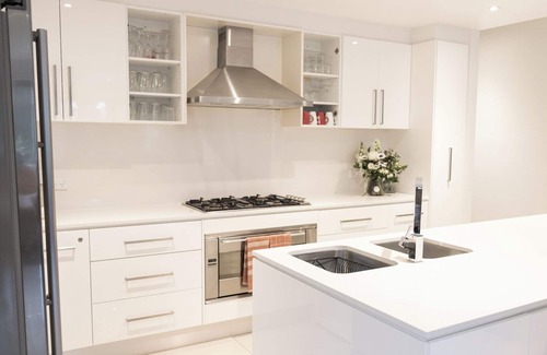 Parkside House | LUXURY- 4 BEDROOM 2 BATHROOM home-UNLEY- Brilliant Location close to city