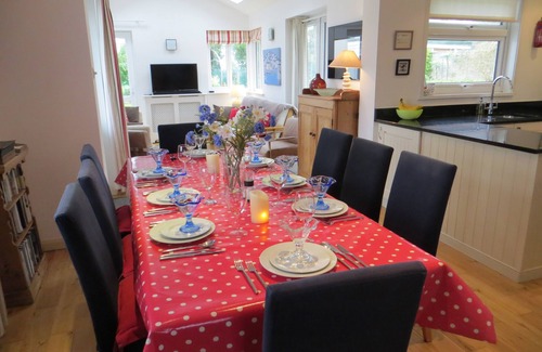 Rock House | Luxury 4 Bedroom/3 Bathroom Property With Free Wifi