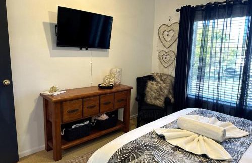 Bargara House | Luxury 4 Bedroom Home with Pool & Games Room Bar
