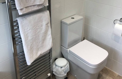 New Forest District Cabin | Luxury 4 bedroom lodge