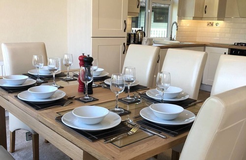 New Forest District Cabin | LUXURY 4 BEDROOM LODGE