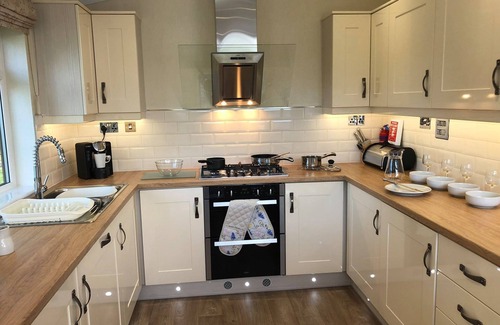 New Forest District Cabin | LUXURY 4 BEDROOM LODGE