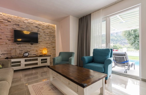 Dalyan Villa | Luxury 4 bedroom Private Villa Near The Dalyan River with Disabled Bathroom&Room