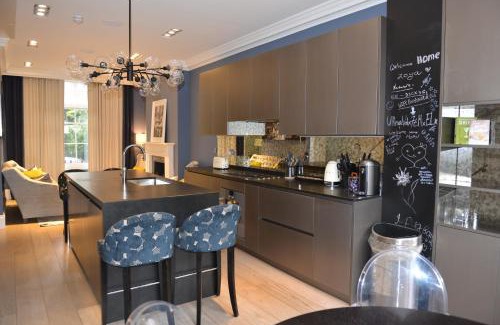 Chelsea Villa | Luxury 4 Bedrooms 5 Baths 2 Receptions Family House with Garden Chelsea