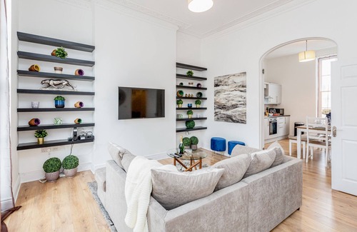 Kensington Apartment | Luxury 4bed home 2min from High Street Ken/Olympia