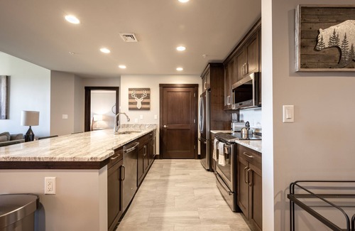 Windham Condo | Luxury 4BR/4BA Ski-In/Ski-Out Mountain Stay "The Four Ski-sons"