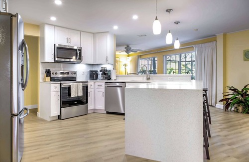 Lochmoor Waterway Estates House | ‼️Luxury 4BR Home | Heated Saltwater Pool BBQ