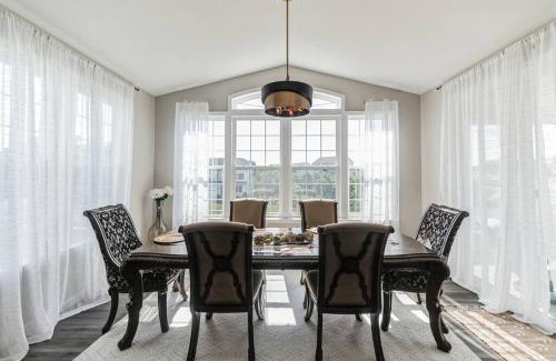 Winchester House | Luxury 4BR Retreat Kitchen Grill Fireplace