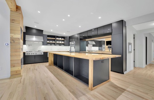 Whitewater Creek House | Luxury 5,500 sq ft Retreat, 2 Private MasterWings, Theater, Gym & Chef’s Kitchen