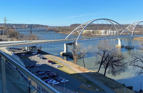 Downtown Little Rock Condo | Luxury 5 star condo on the river! Walking distance to everything downtown!