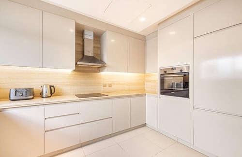 Dubai Sports City Apartment | Luxury 5BR Villa with Private Pool & View