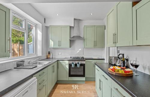 Reading Apartment | Luxury 6-Bed Ensuite - Sleeps 12 - Reading Centre - Monthly Stays - Driveway Parking