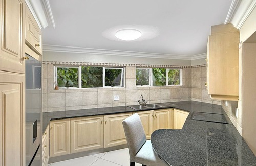 Greater Johannesburg Metropolitan Area Villa | Luxury 6-bedroom villa in Hyde Park Sandton for the discerning family of comfort