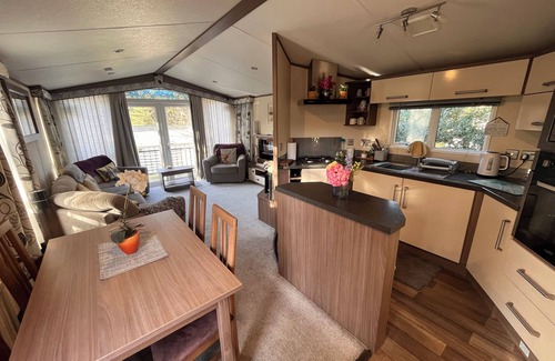 Holton Heath House | Luxury 6 birth caravan on a Parkdean resort. Pet friendly