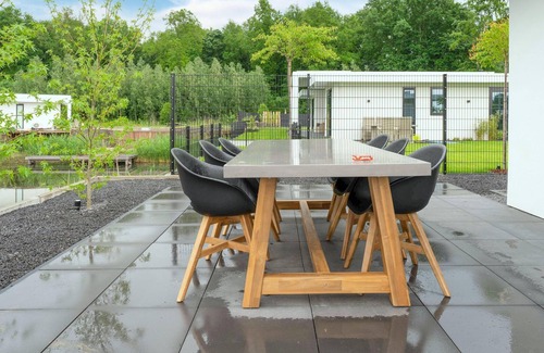 Zeewolde House | Luxury 6-person villa on the water with private jetty, spacious terrace with sunbeds and barbecue. Perfect for a relaxing holiday!