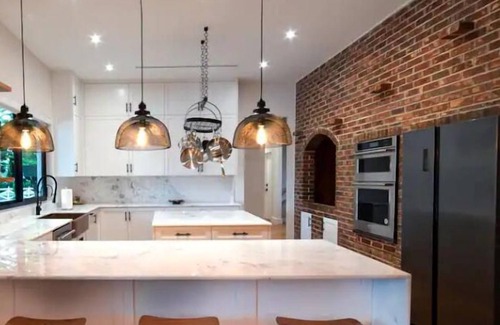 Homestead Villa | Luxury 7BR Miami Stay w/Pool, Spa + Pickleball