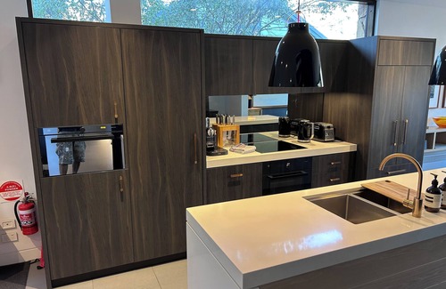 Thredbo House | Luxury 8 Berth Chalet - suitable for x2 families