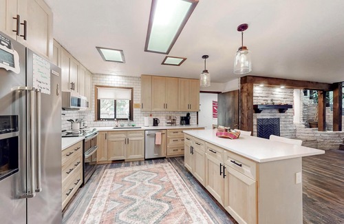 Northeast Heights House | Luxury adobe 3 bdrm! Mtn views, trails, easy access