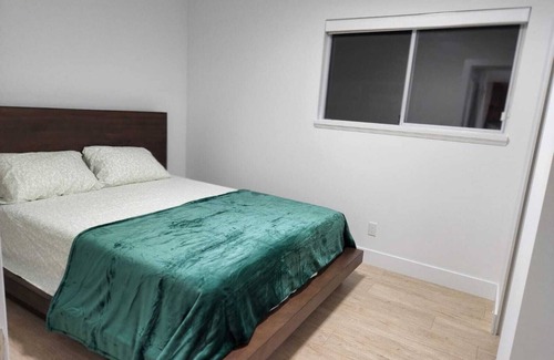 Townline Hill Apartment | luxury airport suite 🏡