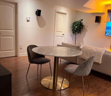 Chambly Apartment | Luxury and cozy 1BR Retreat