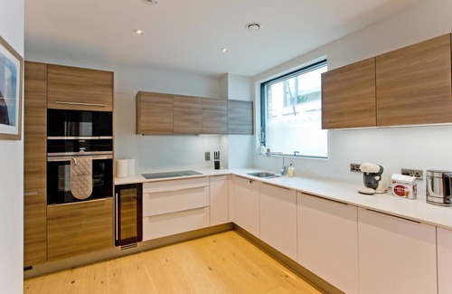 Queenstown House | Luxury and Modern 3 bed 3 bath Battersea Power Station