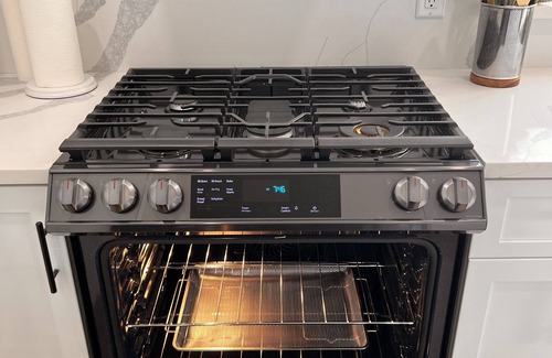 Danvers Apartment | Luxury and Modern Apt near Mall/Hospital