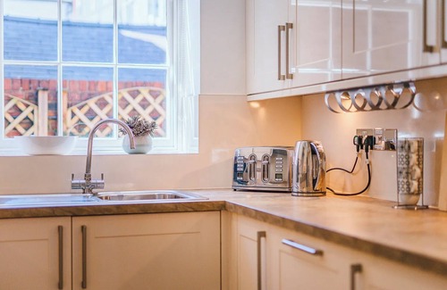Chester Cottage | Luxury Apartment, City Break, 4B City Cottage Central Chester