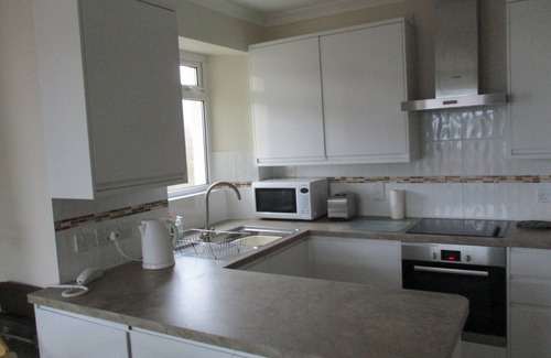 Hope-Cove Apartment | Luxury apartment just yards from the beach sleeps 6