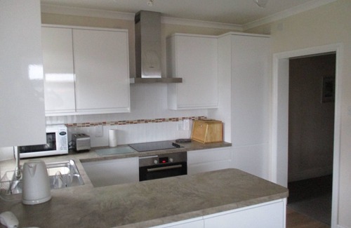Hope-Cove Apartment | Luxury apartment just yards from the beach sleeps 6