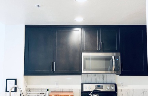 NoHo Arts District House | Luxury apartment located in NoHo with a beautiful view of the hills