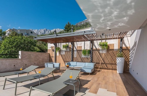 Moca Apartment | Luxury Apartment Makarska Black Magic 1 with pool, gym, sauna and sea view