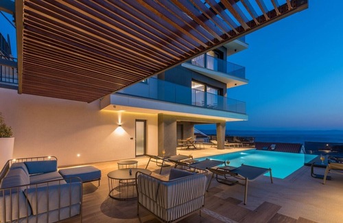 Moca Apartment | Luxury Apartment Makarska Black Magic 1 with pool, gym, sauna and sea view