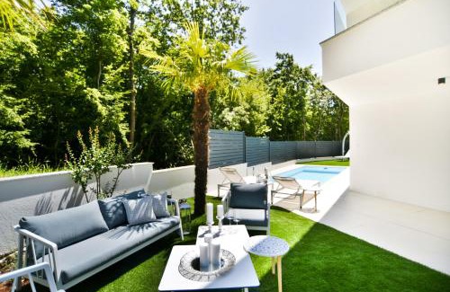 Njivice Apartment | LUXURY apartment ROYAL IRIS