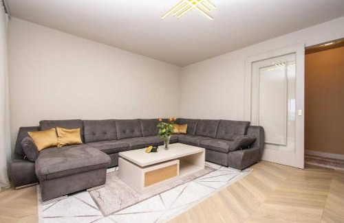 Brodarica Apartment | Luxury Apartment Tisa