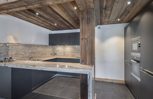 Meribel Village Apartment | Luxury Apartment with Sauna, Near Slopes and Amenities