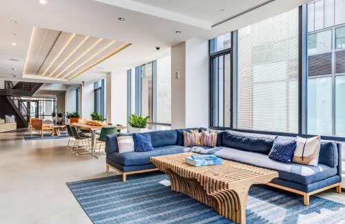 Central-Maverick Square - Paris Street Apartment | Luxury Apartments by Hyatus Downtown Boston