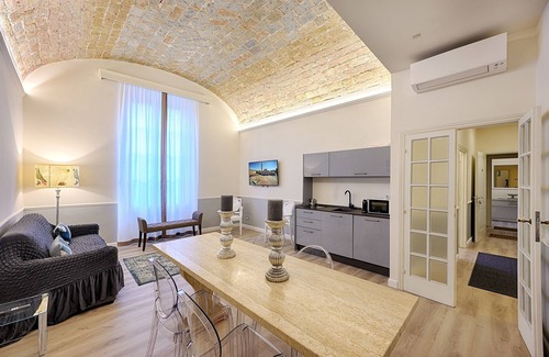 Siena Historical Center Apartment | Luxury apt next to the square