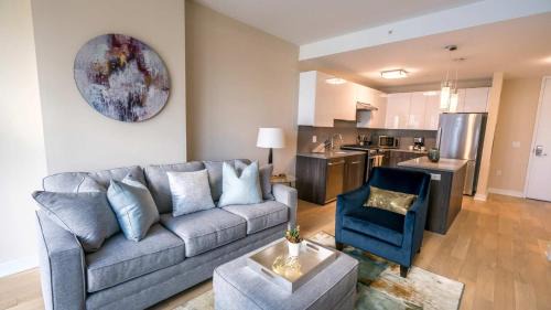 Downtown Apartment | Luxury Apt with Pool and Gym