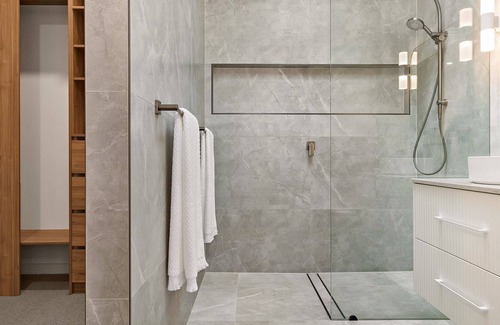 Merewether House | Luxury at Merewether - Just Listed 4 bedroom 4 Bathroom