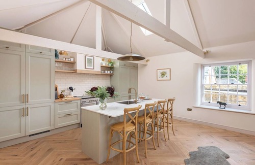 Stamford House | Luxury barn conversion is centre of historic Stamford