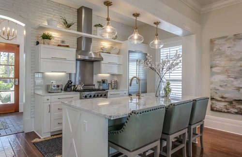 Miramar Beach House | Luxury Bayfront cottage. 5 minutes to the beach!