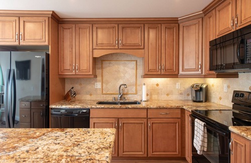 Huntington Beach House | Luxury Beach Front Surf Condo ► Private Patio ► BBQ ► Parking ► Wifi ► Laundry ►