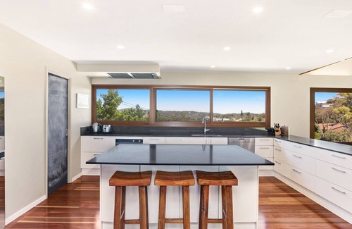 North Avoca House | Luxury beach home, suits families,with heated pool,spa,toys,trampoline
