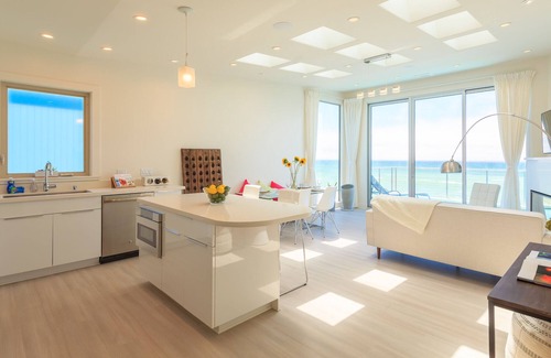 Sharp Park Condo | Luxury Beachfront Penthouse near SF (4)