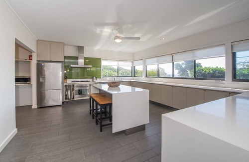 Point Lookout House | Luxury beachhouse with spectacular views over Frenchmans Beach.