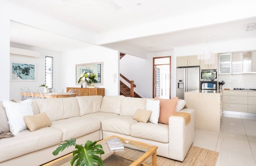 Kingscliff House | Luxury Beachside Home with pool - Pet Friendly, School Holiday Discounts