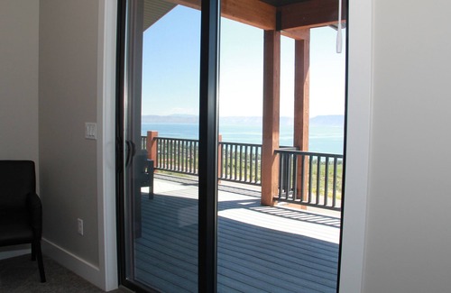 Garden City House | Luxury Bear Lake Cabin with Stunning Views & hot tub- Sleeps 18