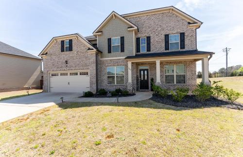 Hampton House | Luxury Bedroom with Private Bath