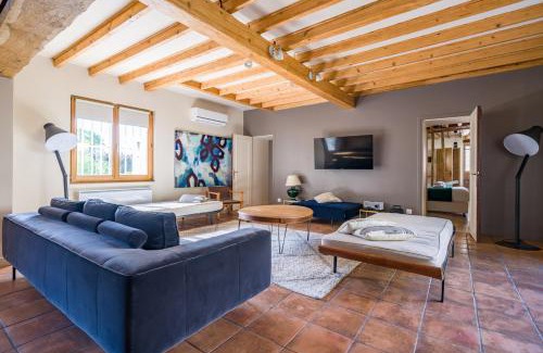 Varennes-Jarcy Villa | LUXURY Bergerie Corsica, PARIS Orly et disney