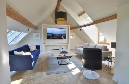 Varennes-Jarcy Villa | LUXURY Bergerie Corsica, PARIS Orly et disney